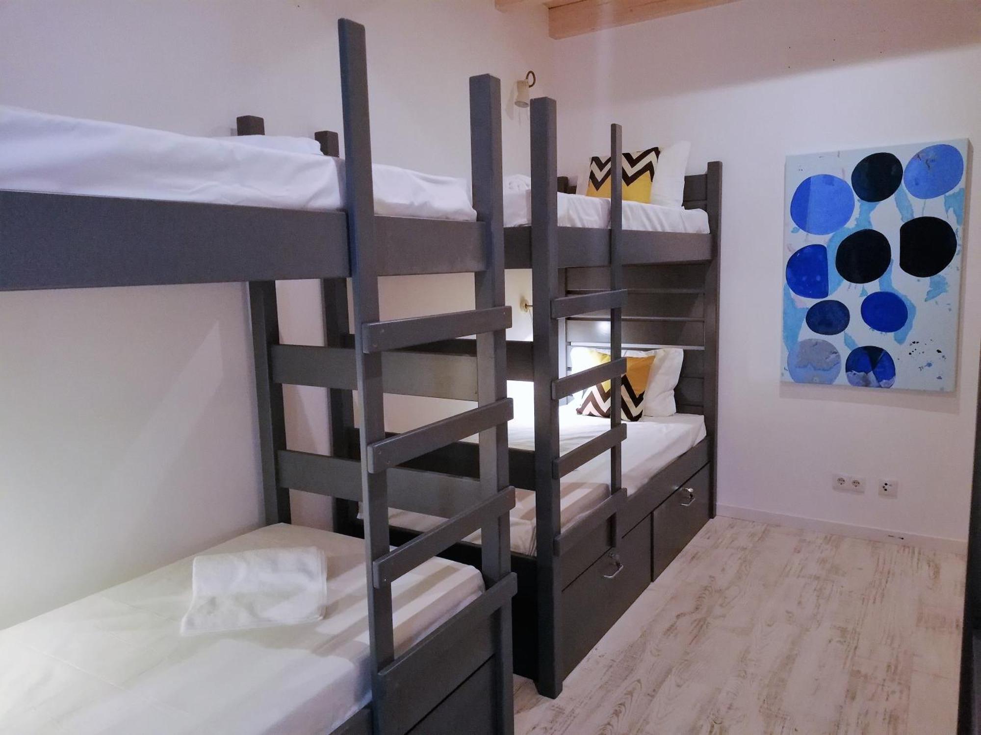 Son Of A Beach Hostel Албуфейра Номер фото